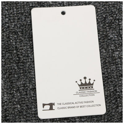 Het rechthoek In reliëf gemaakte Karton van Debossed Logo Recycled Hang Tag 300gsm