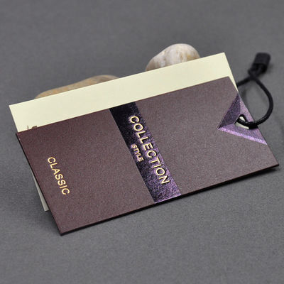 Het Koord CMYK Gepersonaliseerd Hang Tag Custom Logo van het kledingsproduct