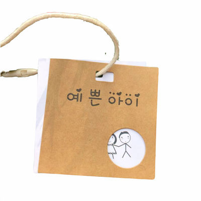Eco Vriendschappelijke Gift Kraftpapier Karton Gepersonaliseerde Hangtag CMYK 4C