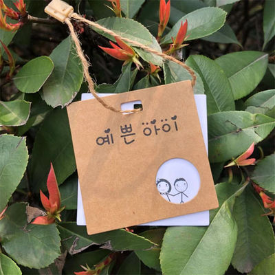 Eco Vriendschappelijke Gift Kraftpapier Karton Gepersonaliseerde Hangtag CMYK 4C