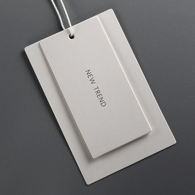 Wit Duplexdocument de Klantenembleem van Matte Varnishing Garment Swing Tags