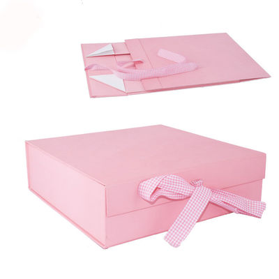 De roze Magnetische Vouwbare Verpakkende Doos van C1S C2S met Lintsluiting